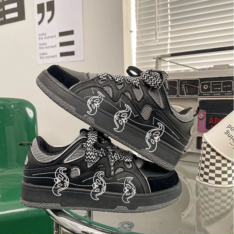 Casual Stitching Lucky Dark Street Skate Shoes